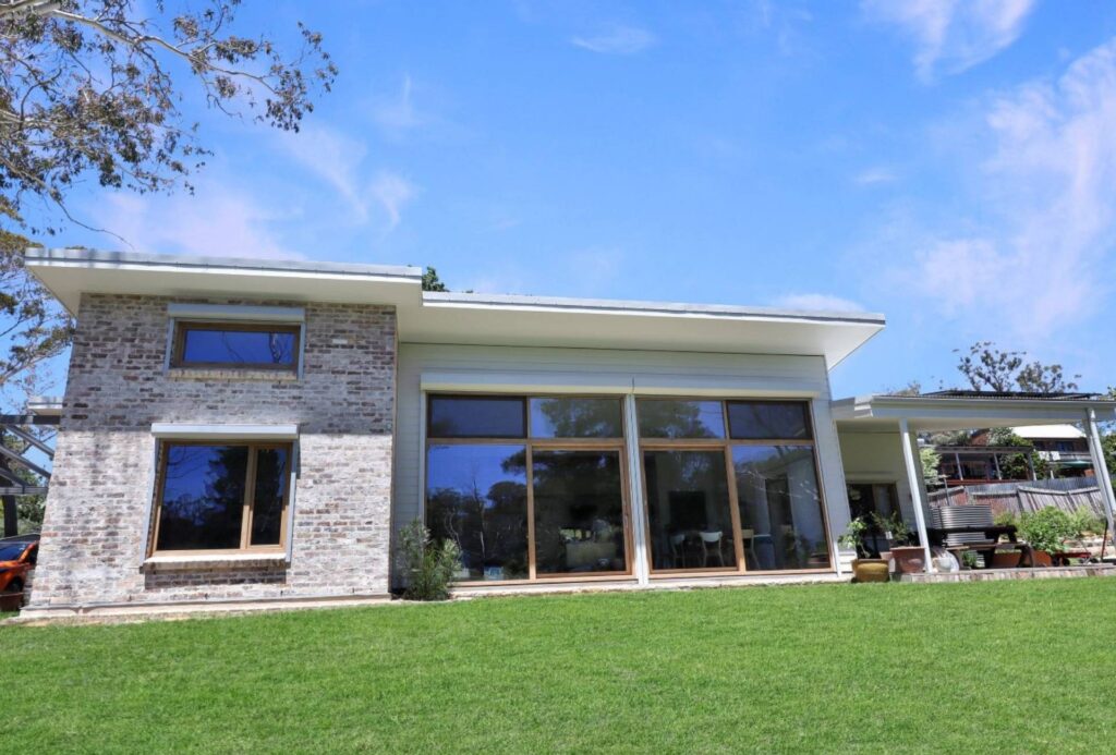 Katoomba BAL FZ Clad and Recycled Brick Home